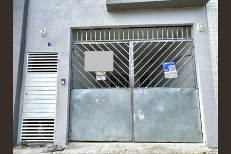 Casa para alugar com 60m², 1 quarto e 1 vagaPlaca instalada na fachada do imóvel 