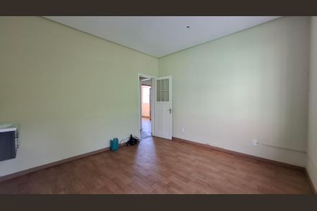 Casa à venda com 500m², 2 quartos e 2 vagas Casa à venda com 500m², 2 quartos e 2 vagasBanheiro