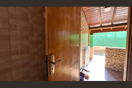 Casa à venda com 500m², 2 quartos e 2 vagas Casa à venda com 500m², 2 quartos e 2 vagasBanheiro Edícula