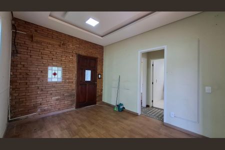 Casa à venda com 500m², 2 quartos e 2 vagas Casa à venda com 500m², 2 quartos e 2 vagasSala