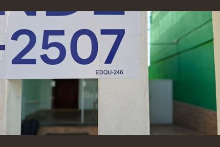 Casa à venda com 500m², 2 quartos e 2 vagas Casa à venda com 500m², 2 quartos e 2 vagasQRCODE EDQU-246