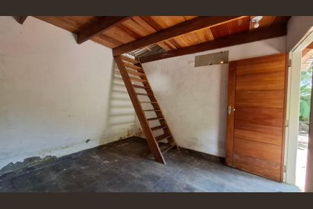 Casa à venda com 500m², 2 quartos e 2 vagas Casa à venda com 500m², 2 quartos e 2 vagasEdícula