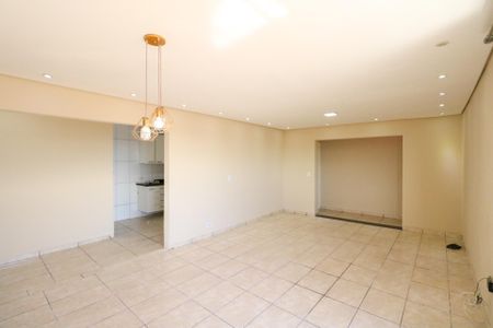 Sala de casa para alugar com 3 quartos, 120m² em Inamar, Diadema