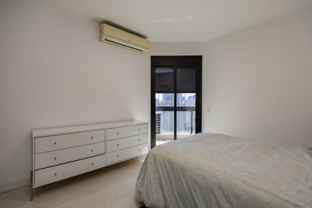 Apartamento para alugar com 877m², 5 quartos e 8 vagas Apartamento para alugar com 877m², 5 quartos e 8 vagasSuíte da Cobertura