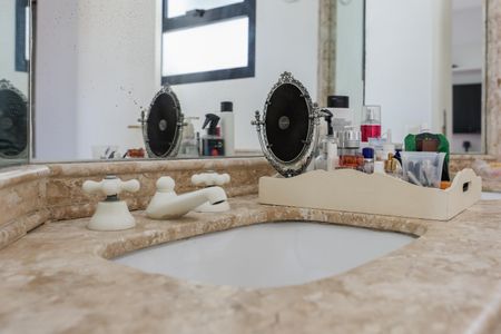 Apartamento para alugar com 877m², 5 quartos e 8 vagas Apartamento para alugar com 877m², 5 quartos e 8 vagasBanheiro da Suíte 1