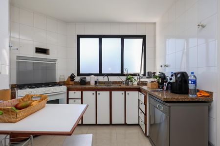 Apartamento para alugar com 877m², 5 quartos e 8 vagas Apartamento para alugar com 877m², 5 quartos e 8 vagasCozinha