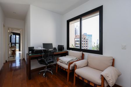 Apartamento para alugar com 877m², 5 quartos e 8 vagas Apartamento para alugar com 877m², 5 quartos e 8 vagasCorredor