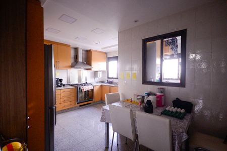 Apartamento à venda com 140m², 3 quartos e 4 vagasCozinha 