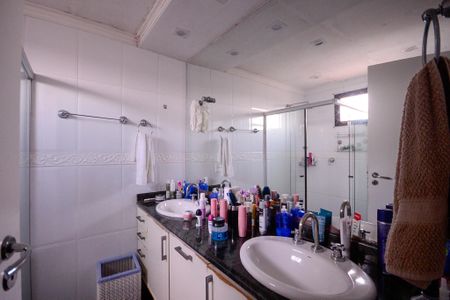 Apartamento à venda com 140m², 3 quartos e 4 vagasBanheiro da Suite 