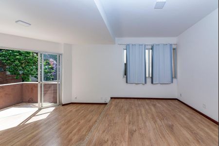 Apartamento para alugar com 98m², 3 quartos e 2 vagas Apartamento para alugar com 98m², 3 quartos e 2 vagasSala