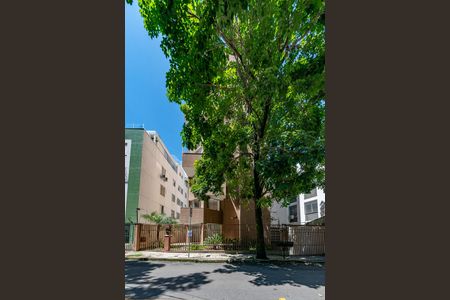 Apartamento para alugar com 98m², 3 quartos e 2 vagas Apartamento para alugar com 98m², 3 quartos e 2 vagasFachada