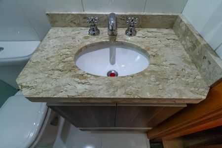 Apartamento à venda com 73m², 2 quartos e 2 vagasBanheiro da Suíte