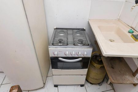 Kitnet - Fogão de kitnet/studio para alugar com 0 quarto, 16m² em Vista Alegre, Rio de Janeiro