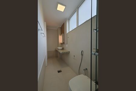 Apartamento à venda com 120m², 3 quartos e 2 vagas Apartamento à venda com 120m², 3 quartos e 2 vagasBanheiro da Suíte