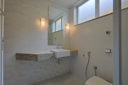 Apartamento à venda com 120m², 3 quartos e 2 vagas Apartamento à venda com 120m², 3 quartos e 2 vagasBanheiro