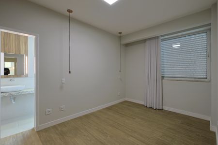 Apartamento à venda com 120m², 3 quartos e 2 vagas Apartamento à venda com 120m², 3 quartos e 2 vagasSuíte