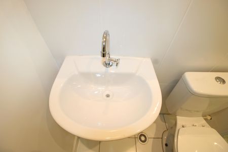 Banheiro de apartamento para alugar com 1 quarto, 28m² em Parada Xv de Novembro, São Paulo