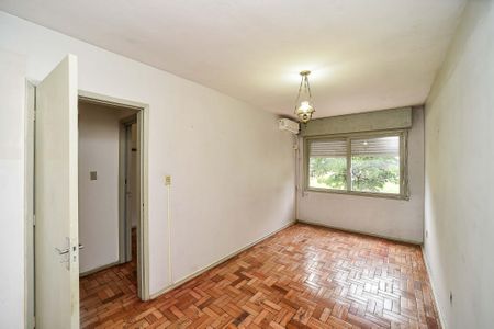 Quarto 1 de apartamento à venda com 2 quartos, 58m² em Vila Ipiranga, Porto Alegre