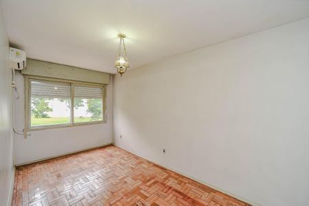 Quarto 1 de apartamento à venda com 2 quartos, 58m² em Vila Ipiranga, Porto Alegre