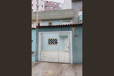 Casa para alugar com 80m², 2 quartos e 2 vagas Casa para alugar com 80m², 2 quartos e 2 vagasFachada