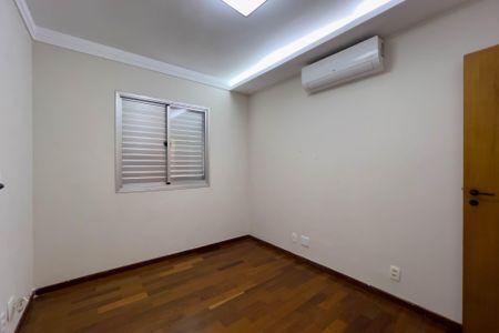 Apartamento à venda com 132m², 3 quartos e 2 vagasQuarto 3