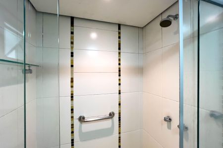 Apartamento à venda com 132m², 3 quartos e 2 vagasBanheiro do quarto 1