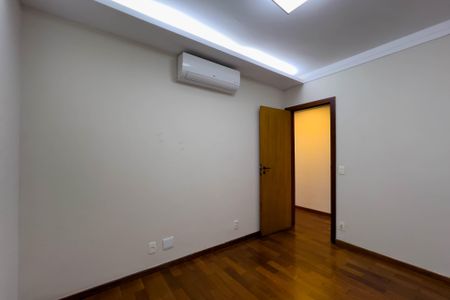 Apartamento à venda com 132m², 3 quartos e 2 vagasQuarto 3