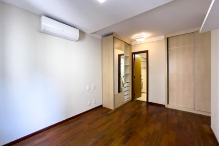 Apartamento à venda com 132m², 3 quartos e 2 vagasQuarto 1