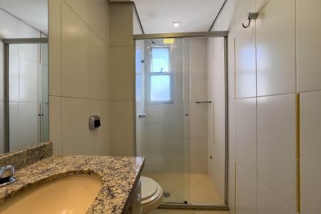 Apartamento à venda com 132m², 3 quartos e 2 vagasBanheiro do quarto 2