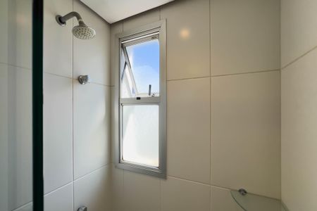 Apartamento à venda com 132m², 3 quartos e 2 vagasBanheiro do quarto 2