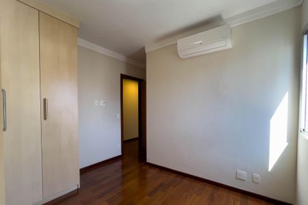 Apartamento à venda com 132m², 3 quartos e 2 vagasQuarto 2