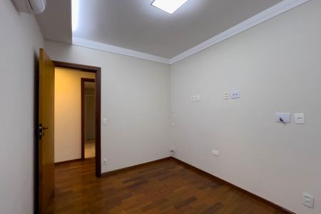Apartamento à venda com 132m², 3 quartos e 2 vagasQuarto 3