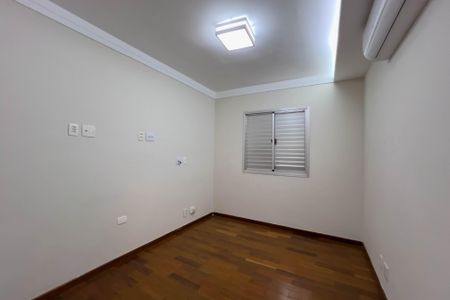 Apartamento à venda com 132m², 3 quartos e 2 vagasQuarto 3