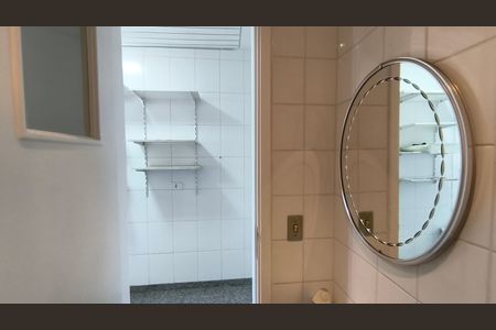 Apartamento à venda com 120m², 3 quartos e 2 vagas Apartamento à venda com 120m², 3 quartos e 2 vagasBanheiro de serviço