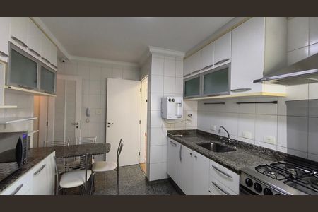 Apartamento à venda com 120m², 3 quartos e 2 vagas Apartamento à venda com 120m², 3 quartos e 2 vagasCozinha