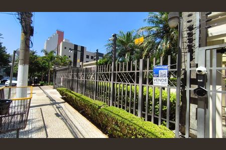 Apartamento à venda com 120m², 3 quartos e 2 vagas Apartamento à venda com 120m², 3 quartos e 2 vagasFachada + Plaquinha