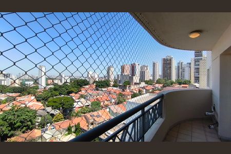 Apartamento à venda com 120m², 3 quartos e 2 vagas Apartamento à venda com 120m², 3 quartos e 2 vagasVaranda