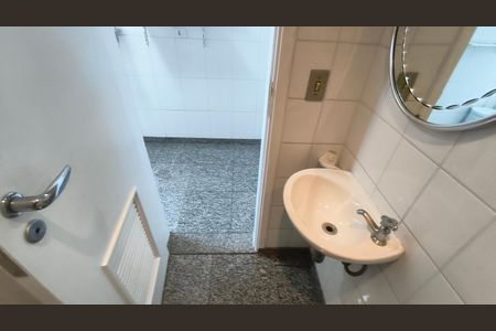 Apartamento à venda com 120m², 3 quartos e 2 vagas Apartamento à venda com 120m², 3 quartos e 2 vagasBanheiro de serviço