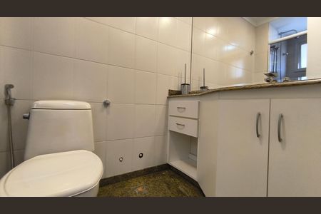Apartamento à venda com 120m², 3 quartos e 2 vagas Apartamento à venda com 120m², 3 quartos e 2 vagasBanheiro da Suíte