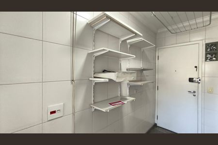 Apartamento à venda com 120m², 3 quartos e 2 vagas Apartamento à venda com 120m², 3 quartos e 2 vagasÁrea de Serviço