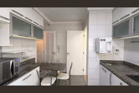 Apartamento à venda com 120m², 3 quartos e 2 vagas Apartamento à venda com 120m², 3 quartos e 2 vagasCozinha