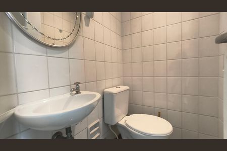 Apartamento à venda com 120m², 3 quartos e 2 vagas Apartamento à venda com 120m², 3 quartos e 2 vagasBanheiro de serviço
