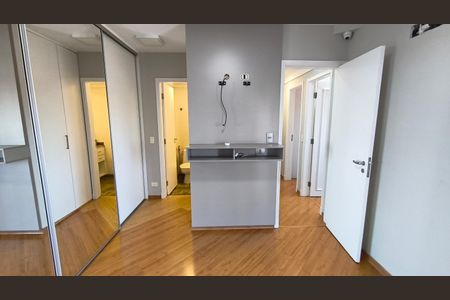 Apartamento à venda com 120m², 3 quartos e 2 vagas Apartamento à venda com 120m², 3 quartos e 2 vagasSuíte