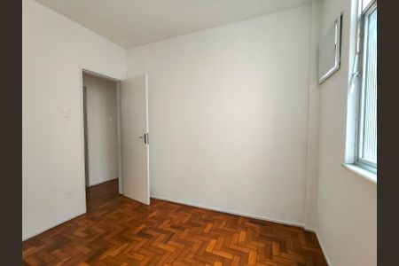 Apartamento à venda com 63m², 4 quartos e 1 vagaQuarto 2