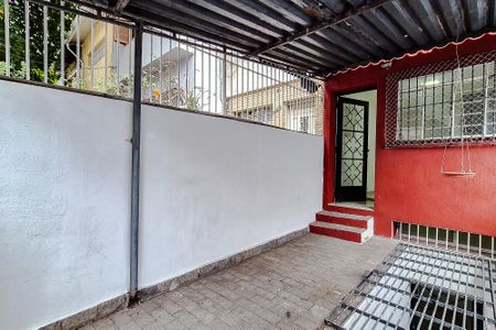 Casa à venda com 150m², 4 quartos e 1 vaga Casa à venda com 150m², 4 quartos e 1 vagaGaragem