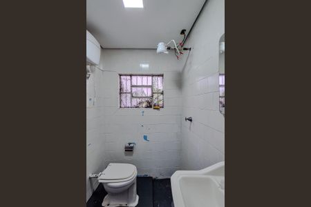 Casa à venda com 150m², 4 quartos e 1 vaga Casa à venda com 150m², 4 quartos e 1 vagaBanheiro de serviço