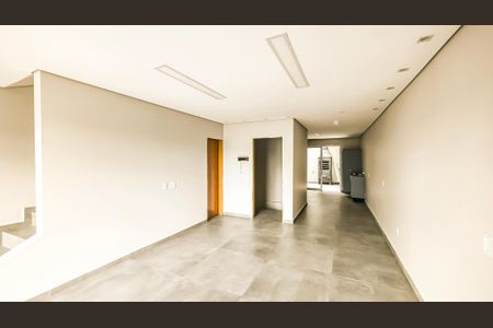 Sala de casa de condomínio para alugar com 3 quartos, 180m² em Chácara Vista Alegre, São Paulo