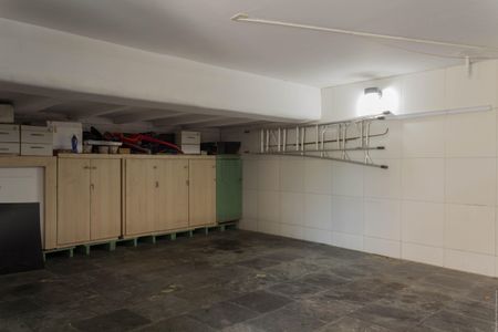 Casa para alugar com 275m², 2 quartos e 2 vagas Casa para alugar com 275m², 2 quartos e 2 vagasGaragem