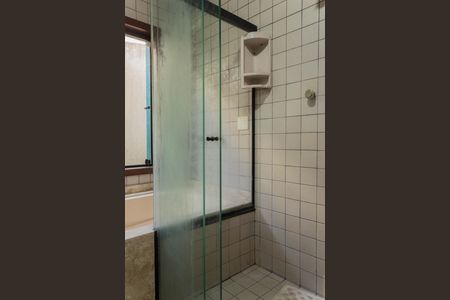 Casa para alugar com 275m², 2 quartos e 2 vagas Casa para alugar com 275m², 2 quartos e 2 vagasBanheiro da Suíte 1