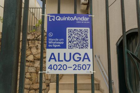 Casa para alugar com 275m², 2 quartos e 2 vagas Casa para alugar com 275m², 2 quartos e 2 vagasFachada